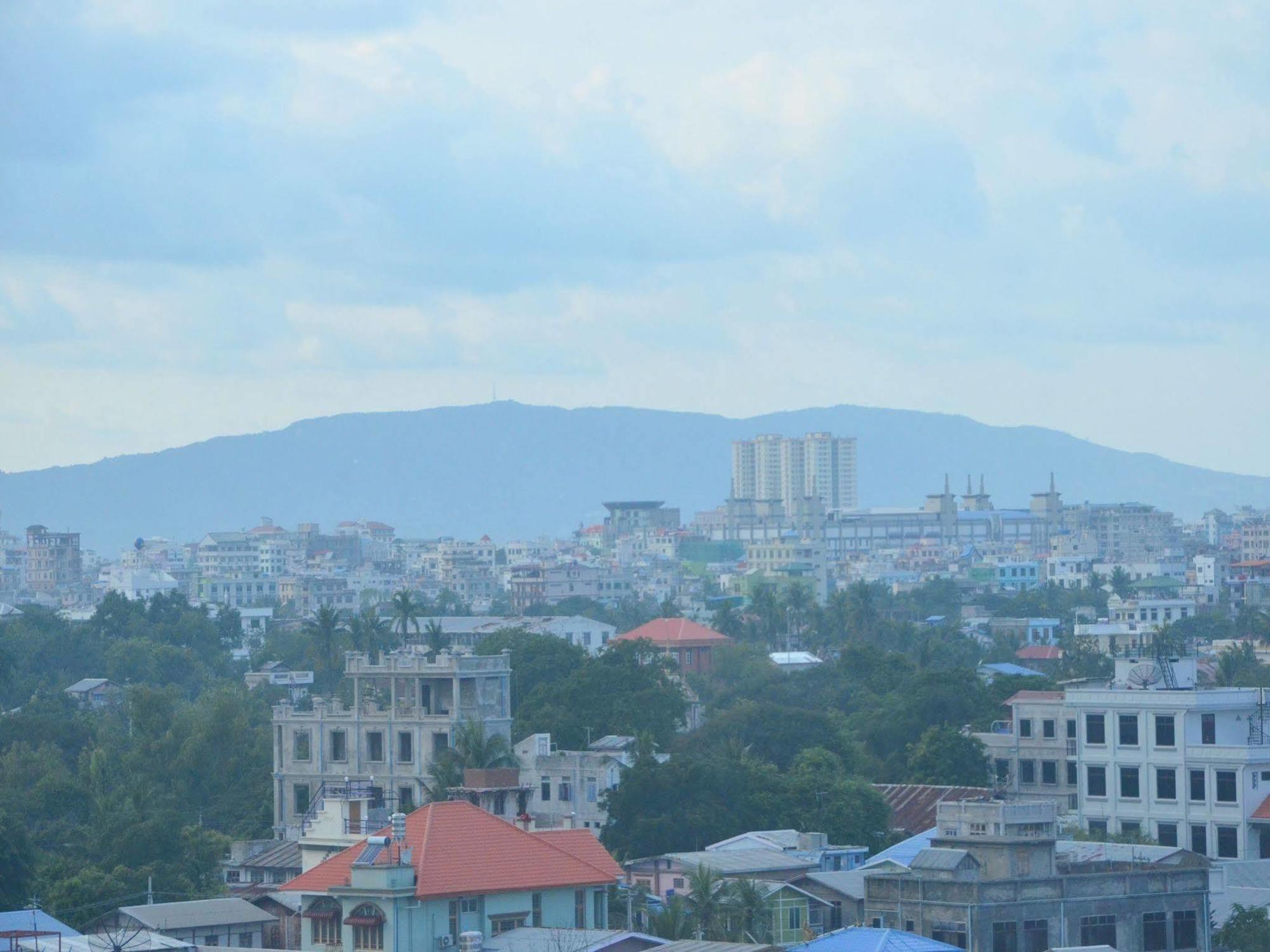 Aung Gyi Soe Hotel Мандалей Екстериор снимка